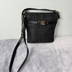 Tommy Hilfiger Garden Classics II Medium Crossbody bag.